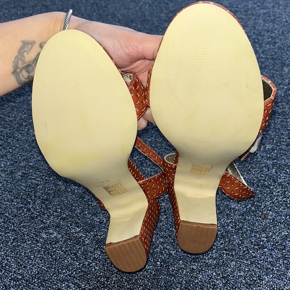 Monroe and main strap heels - Picture 3 of 4